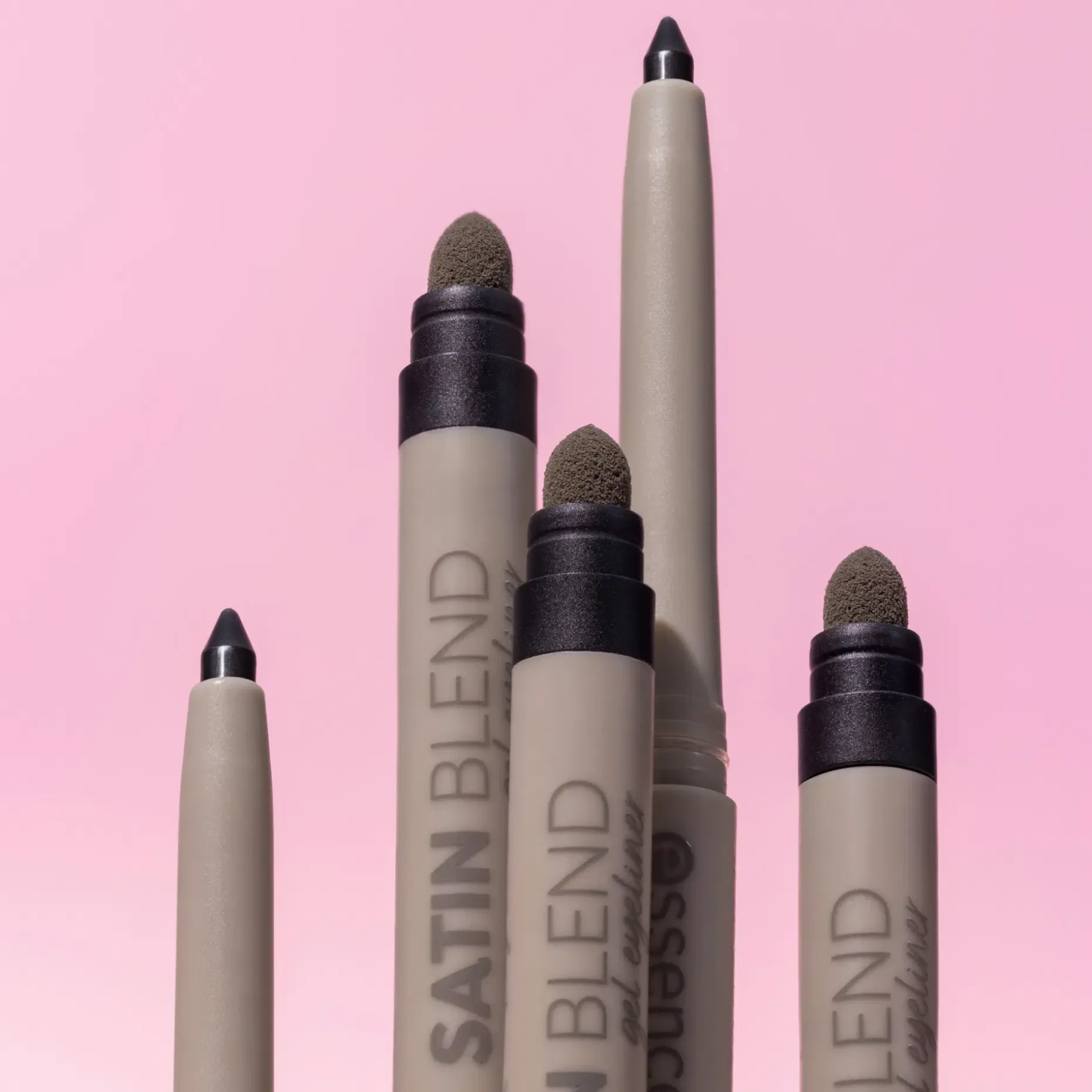 essence SATIN BLEND geelimäinen silmänrajaukynä 03