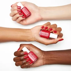 essie 61 Russian Roulette -kynsilakka 13,5ml