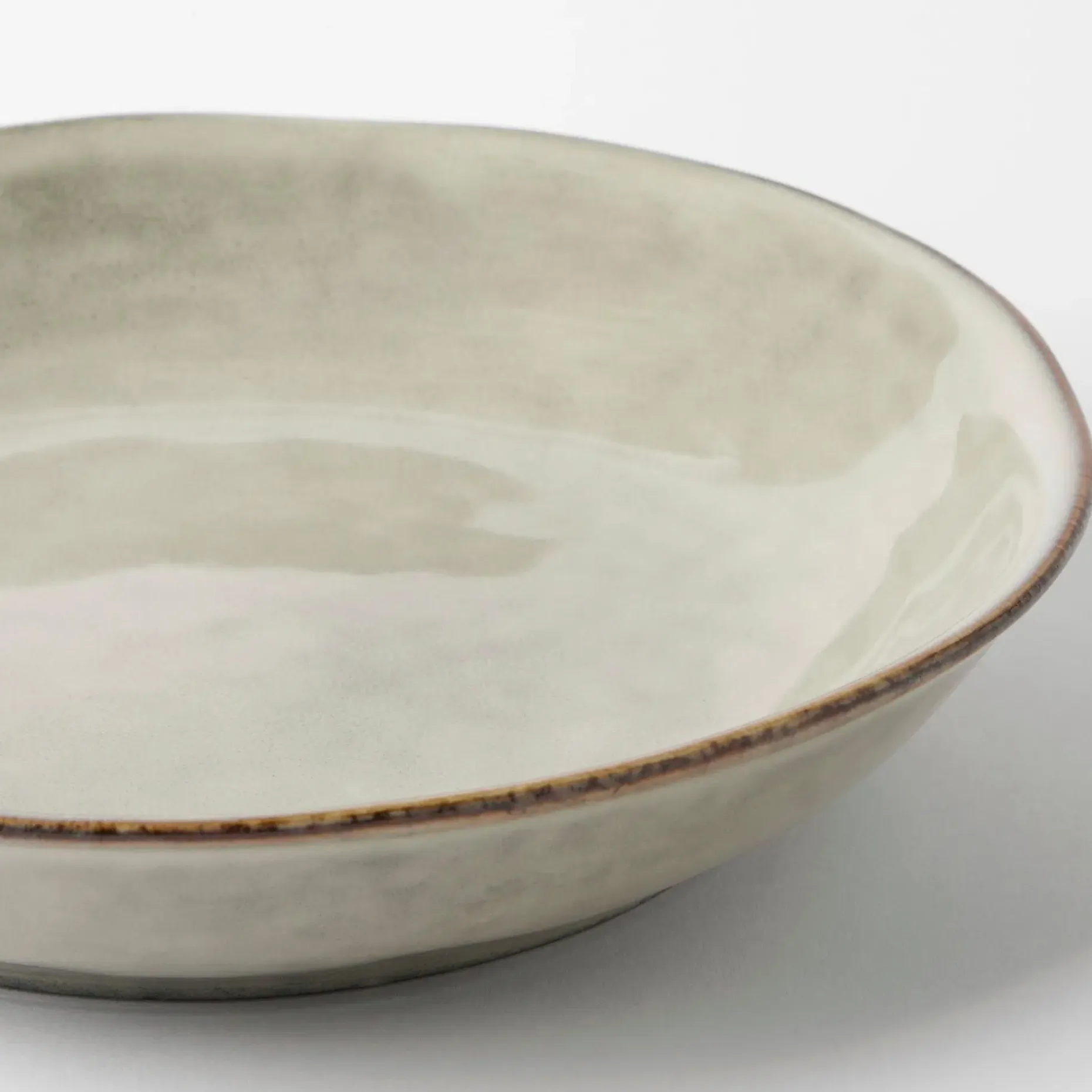 Åhléns Home Reactive lautanen syvä 22,5 cm harmaa