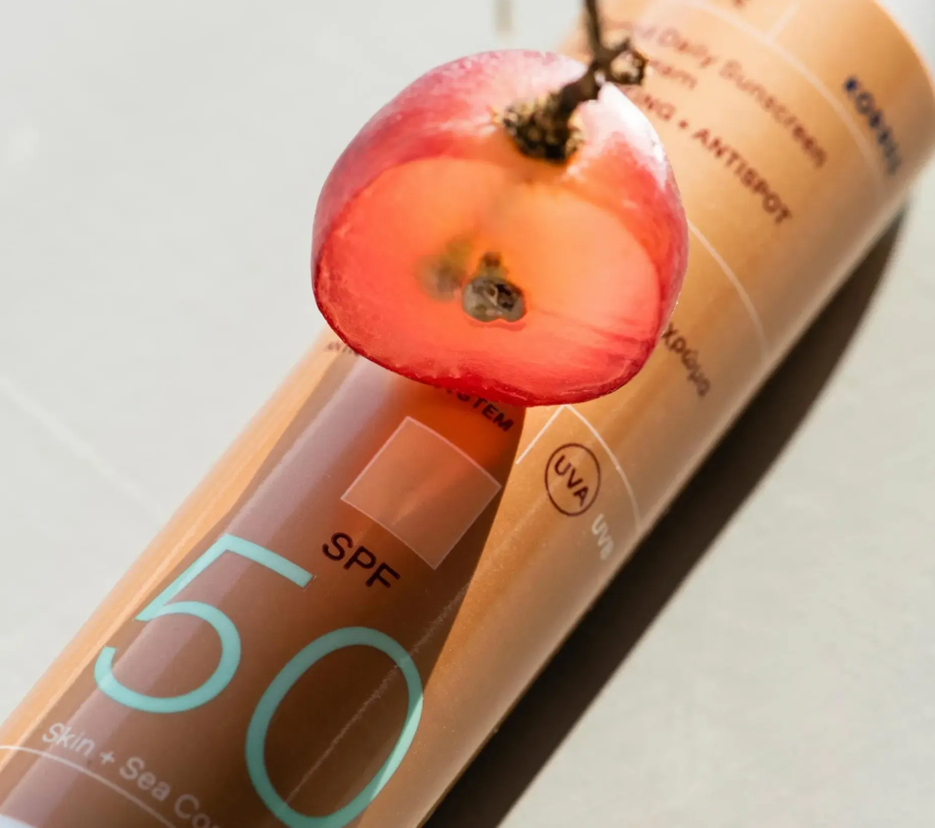 KORRES Red Grape Tinted SPF50 sävyttävä aurinkosuoja 50 ml
