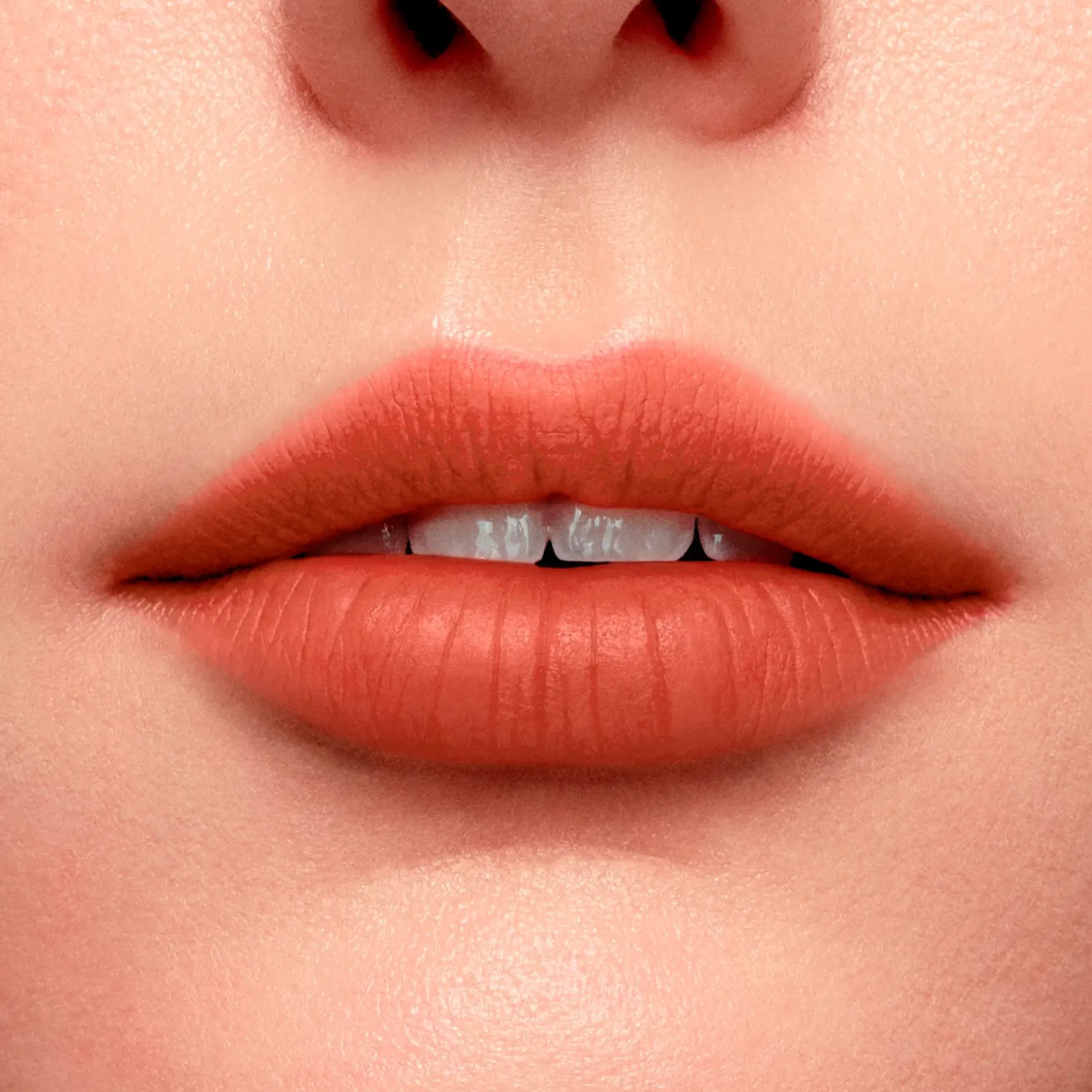 Lancôme L'Absolu Rouge Intimatte huulipuna