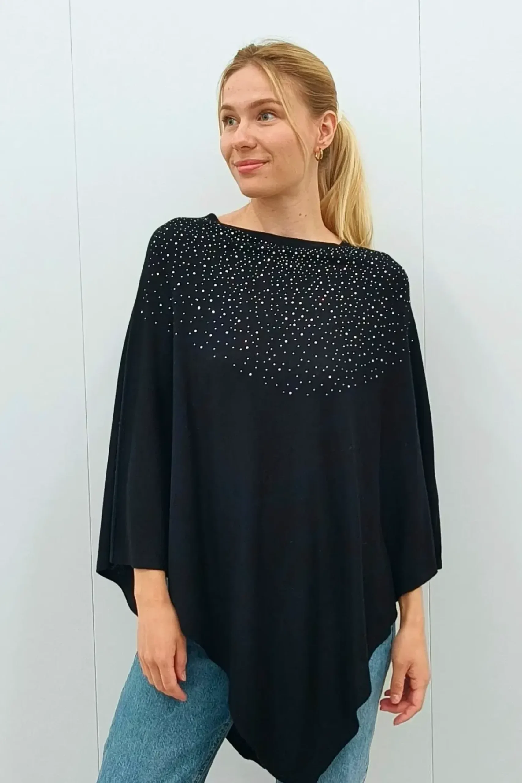 Lasessor Juolas strassiponcho