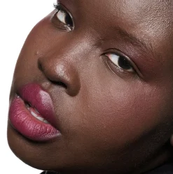 MAC Cosmetics Powder Kiss Lip + Cheek Mousse -nestemäinen huulipuna 5 ml