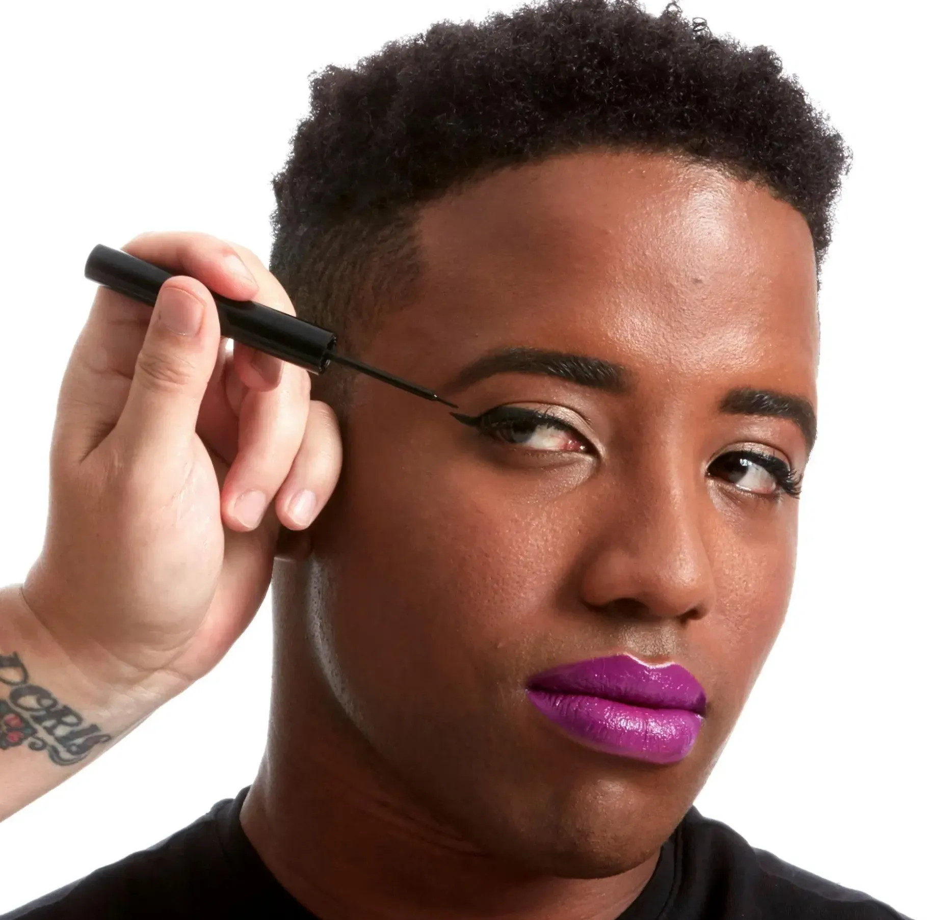 NYX Professional Makeup Epic Wear Semi Permanent Liquid Liner silmänrajauskynä 3,5 ml