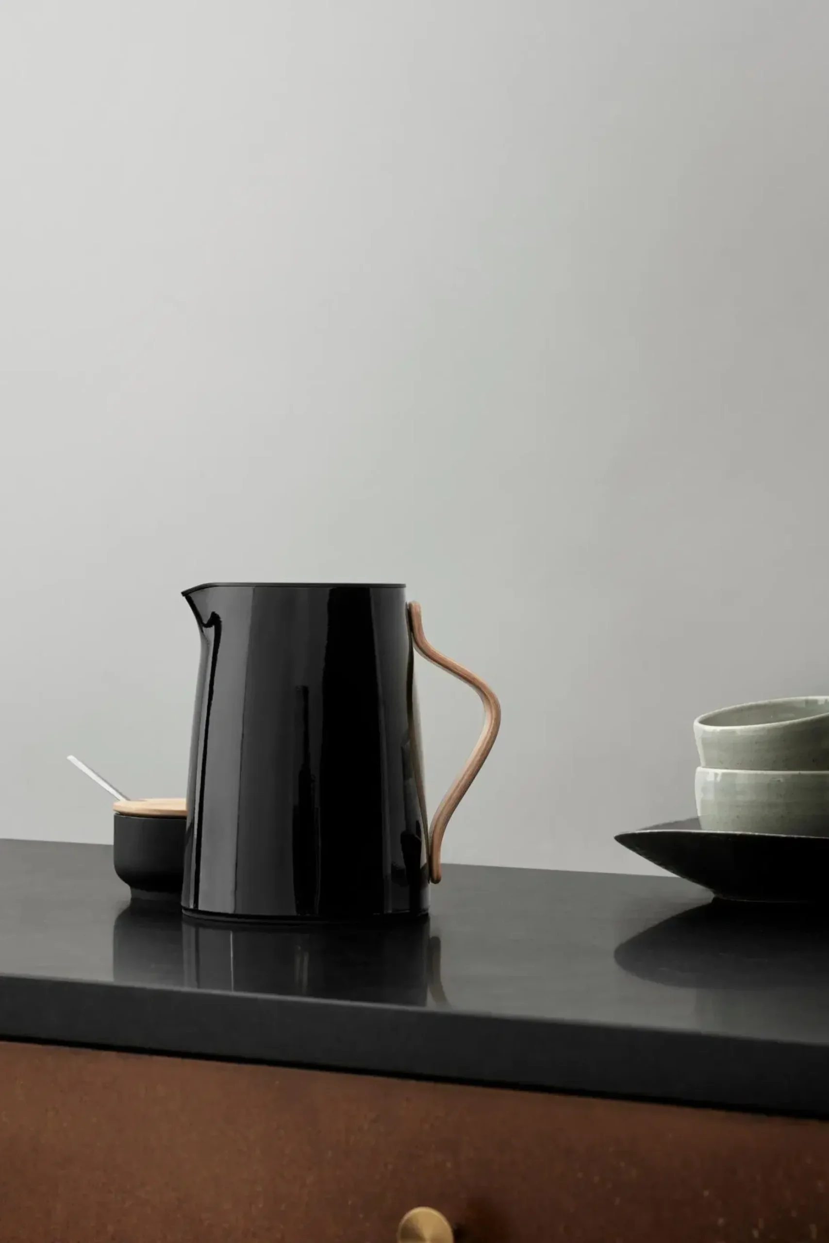 Stelton Emma termoskannu teelle 1,0 l, musta