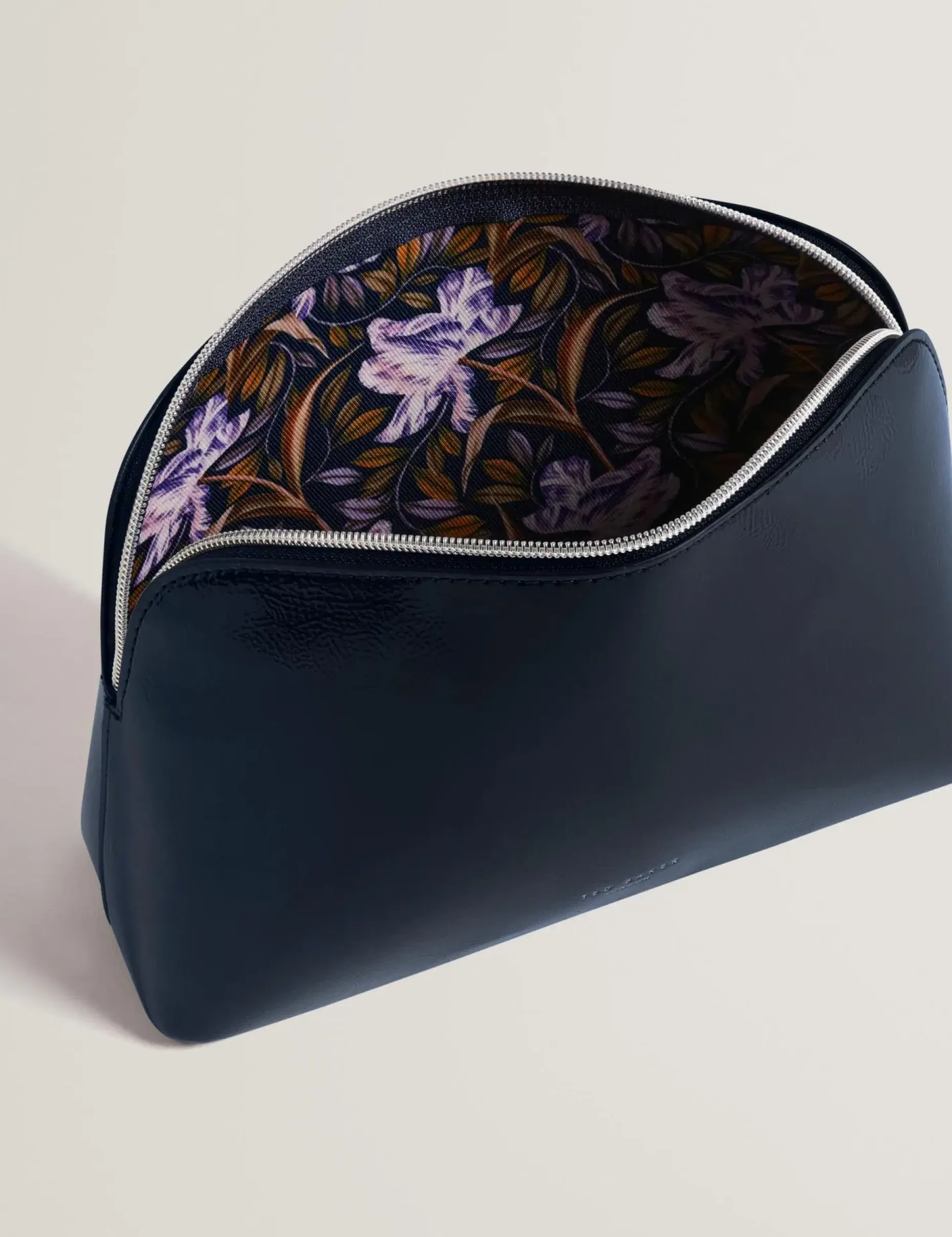 Ted Baker Carryna toilettilaukku