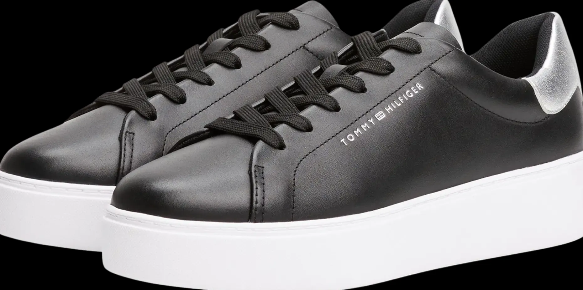 Tommy Hilfiger tennarit