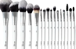 WE CARE ICON. Artist Blush Brush poskipunasivellin F22